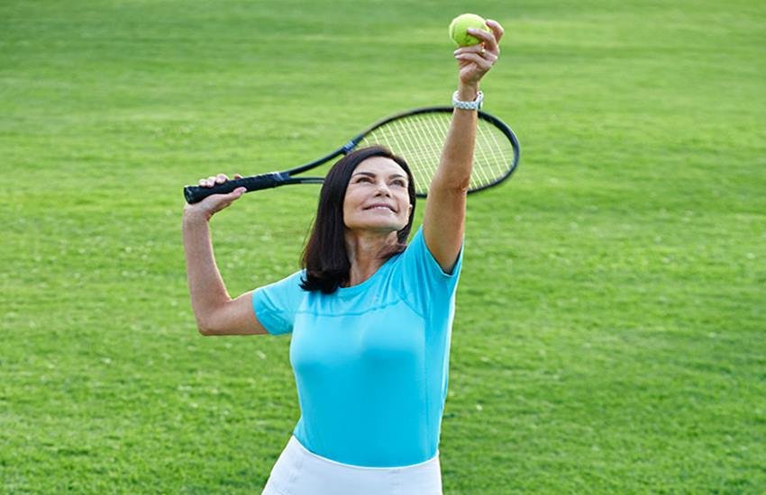 Carolyn Hartz ने मीडिया से बात करते हुए कहा कि कई महिलाएं सोचती हैं कि 50 साल की होने के बाद वो अपने शरीर की शेप को मैनेज नहीं पाएंगी। लेकिन ऐसा कुछ भी नहीं हैं।