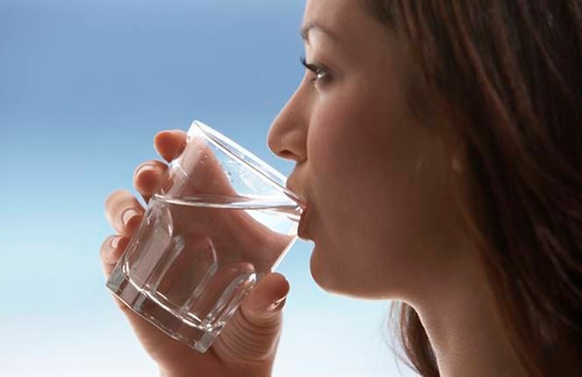 water, hyderation, dehydration, how much water have to drink, water quantity in a day, how to drink water, when you need water most, water drinking tips, best time to drink water, body calls for water, body needs hyderation, how much water have to drink in hindi, water quantity in a day in hindi, how to drink water in hindi, when you need water most in hindi, best time to drink water in hindi, health tips, health tips in hindi, jansatta