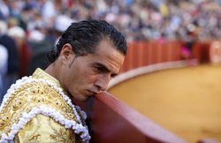 दुनिया के मशहूर बुल फाइटर की रिंग में मौत, देखें कैसे हुआ हादसा