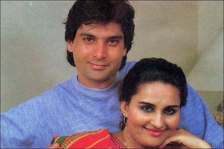 मोहसिन खान-रीन रॉय : पाकिस्तानी क्रिकेटर मोहसिन खान ने बॉलीवुड एक्ट्रेस रीन रॉय के साथ 1 अप्रैल 1983 को शादी रचाई थी। उस वक्त रीन रॉय अपने करियर में बुलंदियों पर थी।