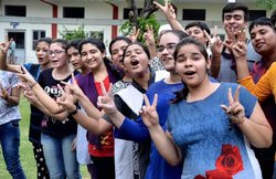 NEET Result 2017: पंजाब के नवदीप सिंह बने ऑल इंडिया टॉपर, दिल्ली-एनसीआर में वंशिका अरोड़ा ने मारी बाजी