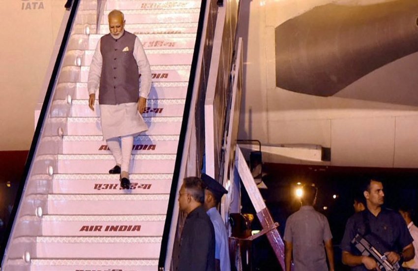 साबरमती आश्रम में पीएम मोदी। (Source: PTI)