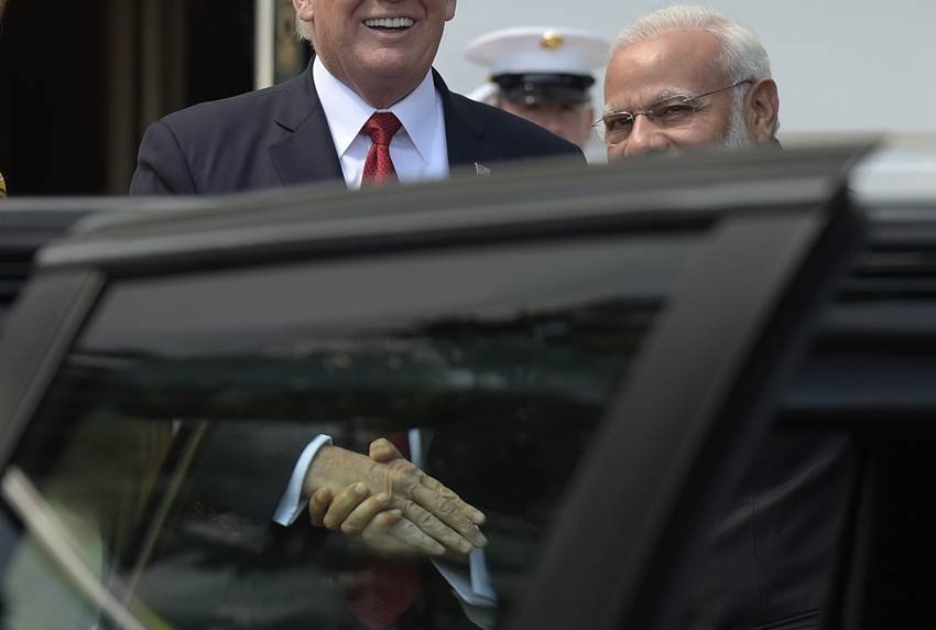 narendra modi, modi us visit, modi in us, modi trump meeting, modi donald trump, modi gifts trump, modi trump gifts, himachal shawl, abraham lincoln"