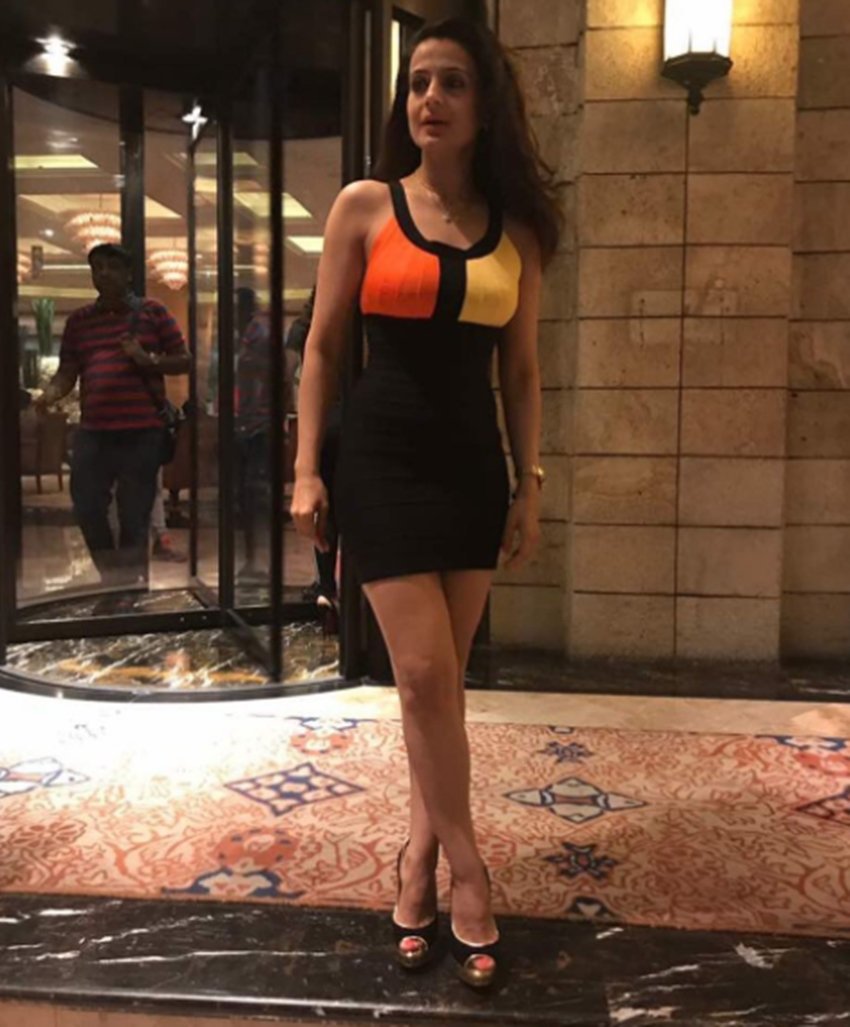 amisha patel, amisha patel latest photos, amisha patel photoshoot, amisha patel Summer Photoshoot