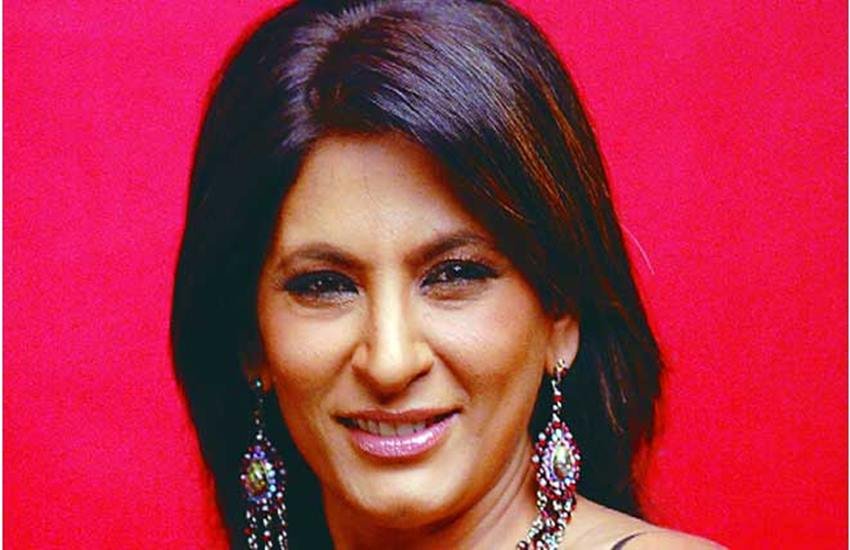 अर्चना पूर्ण सिंह- अर्चना की पहली शादी टूट गई थी, जिसके बाद वो नहीं चाहती थी कि कोई दूसरा इंसान उनकी जिंदगी में आए। लेकिन फिर उनकी जिंदगी में प्रमीत आए और अर्चना ने उनसे शादी कर ली। (photo source- Indian express)