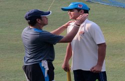 इंटरनेट पर धमाल मचा रहा सचिन तेंडुलकर के बेटे अर्जुन का वीडियो, लॉर्ड्स में जमकर बहा रहे पसीना