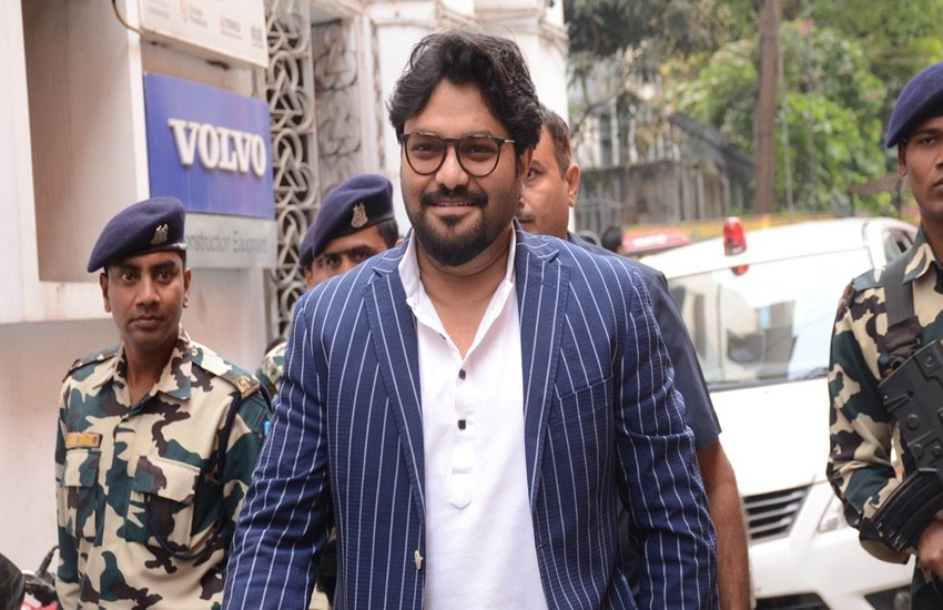 Babul Supriyo, Union minister Babul Supriyo, Babul Supriyo Odisha visit, BJD, Congress, egg, omelet, Jual Oram, Babul Supriyo, Union minister Babul Supriyo, Babul Supriyo Odisha visit, BJD, Congress, egg, omelet, Jual Oram, bhubaneswar, Hidni news