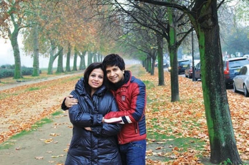 Bollywood Singers Wives, Singers Wives, Bollywood Singers And Their Wives, Playback Singers Wives Pics, Arijit Singh and Koel Roy , Sonu Nigam and Madhurima Nigam, Kailash Kher and Sheetal Kher, A.R.Rahman and Saira Banoo, Atif Aslam and Sara Bharwana, Honey Singh and Shalini, Badshaah and Jasmine, Shaan and Radhika, Abhijeet, Mohit Chauhan, K K, Papon, Photo Gallery, Jansatta
