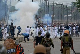 Eid, Eid 2017, Srinagar, Kashmir, Jammu Kashmir, Mehbooba Mufti, Stone Pelter, Kashmir Violence, Jansatta, Kashmir News"