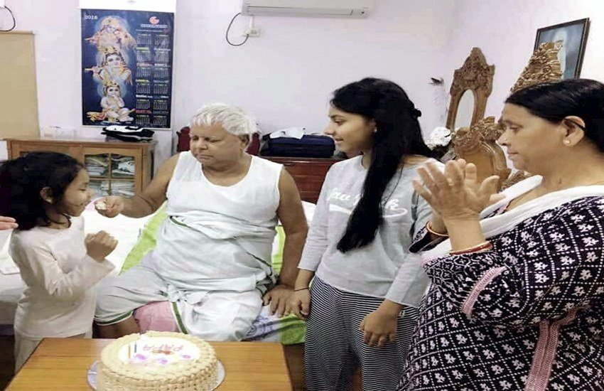 Lalu yadav, Sambit patra, TV debate, Anjna om kashyap, IGIMS, Lalu treatment, Lalu ill, Doctors deputed on Lalu Yadav house, Aaj tak, Tej pratap yadav, Health minster bihar, Patna news, Bihar news Lalu yadav, Sambit patra, TV debate, Anjna om kashyap, IGIMS, Lalu treatment, Lalu ill, Doctors deputed on Lalu Yadav house, Aaj tak, Tej pratap yadav, Health minster bihar, Patna news, Bihar news