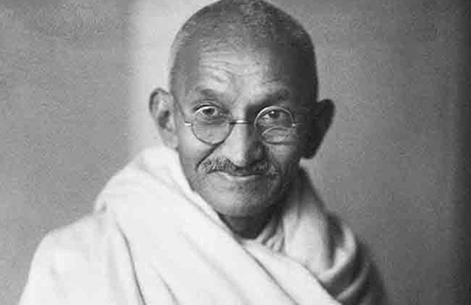 राजनीतिः मोहनदास से महात्मा तक