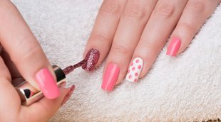 nail polish, how to apply nail polish, stay longer nail polish tips in hindi, how to apply nail polish perfectly, what is base coat nail polish, base coat, top coat, base coaat nail polish, beauty tips in hindi, lifestyle news in hindi, jansatta