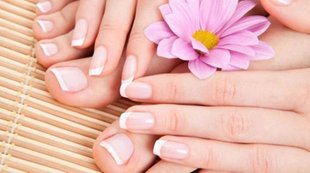 nail problems, yellowness of nails, yellowness of nails in hindi, tips for yellowness of nails, treatments of yellowness of nails, what causes nails to turn yellow, beauty problems, beauty problems in hindi, yellow fingernails vitamin deficiency, beauty tips in hindi, lifestyle news in hindi, jansatta