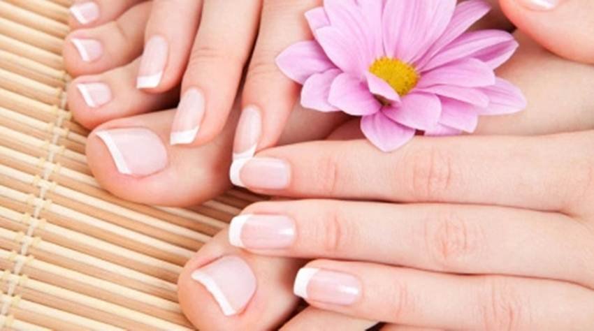 nail problems, yellowness of nails, yellowness of nails in hindi, tips for yellowness of nails, treatments of yellowness of nails, what causes nails to turn yellow, beauty problems, beauty problems in hindi, yellow fingernails vitamin deficiency, beauty tips in hindi, lifestyle news in hindi, jansatta