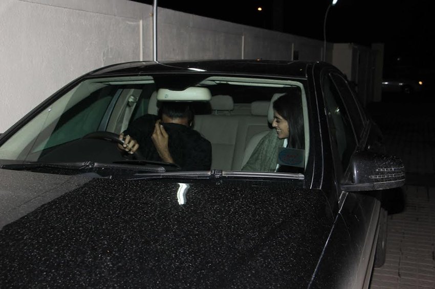 "Navya Naveli Nanda, Amitabh Bachchan, Navya Naveli Nanda pics, Navya Naveli Nanda at Juhu, Navya Naveli Nanda with Mystery Boy, Navya Naveli Nanda Amitabh Bachchan, NewYork University, hindi news, entertainment, jansatta