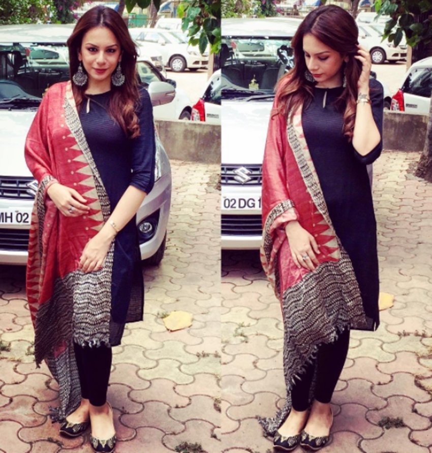 Bigg Boss, Bigg Boss 10, Nitibha Kaul, Manu Punjabi, Bigg Boss 10 Manu Punjabi, Manveer Gurjar, Bigg Boss 10 Nitibha Kaul, Nitibha Kaul Instagram, MTV, Date to remember, MTV Date to remember, Nitibha Kaul Manu Punjabi Date to remember, Nitibha Kaul and Manveer Gurjar Affair, Entertainment News, Hindi News, Television News, Jansatta