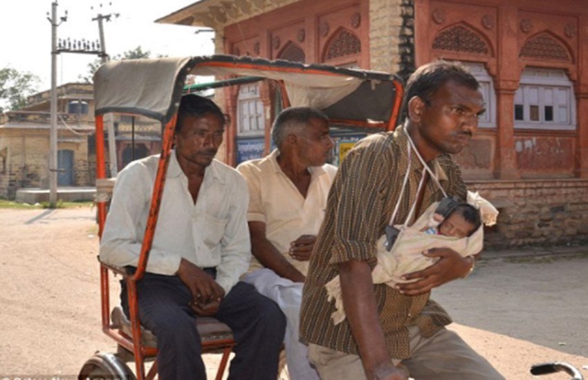 rickshaw puller babblo and daughter damini