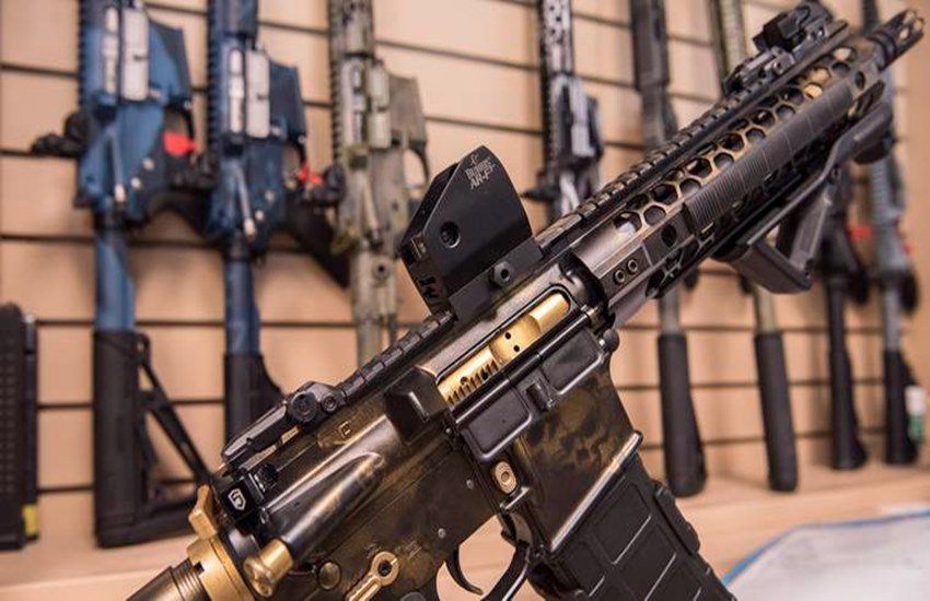 असॉल्ट राइफल को आर्मी ने किया रिजेक्ट। (AP Photo/Representative Image)