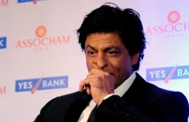 Shah Rukh Khan, Juhi Chawla, Bollywood, Shah Rukh Khan eat the unit's food, Shahrukh Khan had units tea, Shahrukh Khan did not have his own house, Homeless SRK ate Studio food, drank Unit tea, SRK, King khan, Juhi Chawla, Bollywood News, Bollywood News in Hindi, Entertenment news in Hindi, Viral story in Hindi, Latest news in Hindi, Jansatta