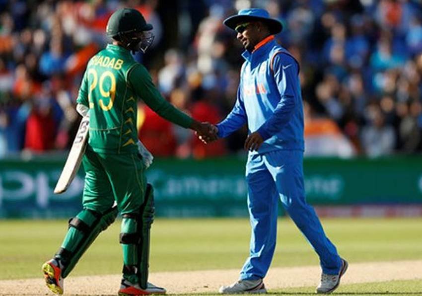 Wahab Riaz, Injured, Yuvraj Singh, ICC Champions Trophy 2017, India vs Pakistan, match, india, pakistan, india vs pakistan, cricket score, क्रिकेट, लाइव क्रिकेट स्कोर, क्रिकेट लाइव मैच, क्रिकेट मैच आज, live cricket score, live score, cricket score, live india vs pakistan, ind vs pak live, ind vs pak, live ind vs pak, india vs pakistan champions trophy 2017, india vs pakistan champions trophy, ind vs pak champions trophy 2017, india vs pakistan live match, india vs pakistan live odi, Pak vs Ind ODI, ind vs pak champions trophy, ind vs pak 2017, cricket score updates