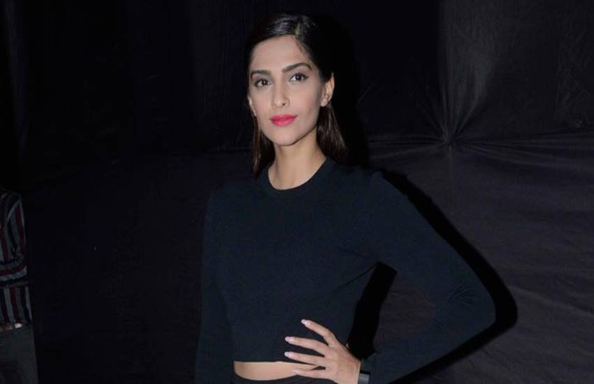 bollywood celebrities, drunk bollywood celebrities, drunk bollywood actors, bollywood actors alcohol, bollywood actors alcohol, party photos of bollywood actress, bollywood actress drunk images, bollywood news