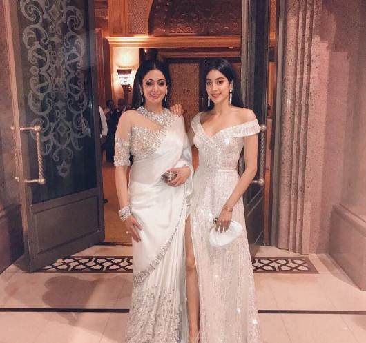 Sridevi and Jhanvi, Jhanvi and Media Repots, Sridevi Daughter Jhanvi, Jhanvi Bollywood Bebut, Jhanvi, Sridevi, Actress Sridevi, Actress Jhanvi, Entertainment Hindi News, Jansatta, Sridevi Latest Photos, Sridevi pics gallary, sridevi glamorous Photos