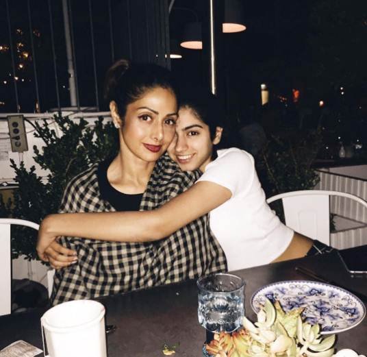 Sridevi and Jhanvi, Jhanvi and Media Repots, Sridevi Daughter Jhanvi, Jhanvi Bollywood Bebut, Jhanvi, Sridevi, Actress Sridevi, Actress Jhanvi, Entertainment Hindi News, Jansatta, Sridevi Latest Photos, Sridevi pics gallary, sridevi glamorous Photos