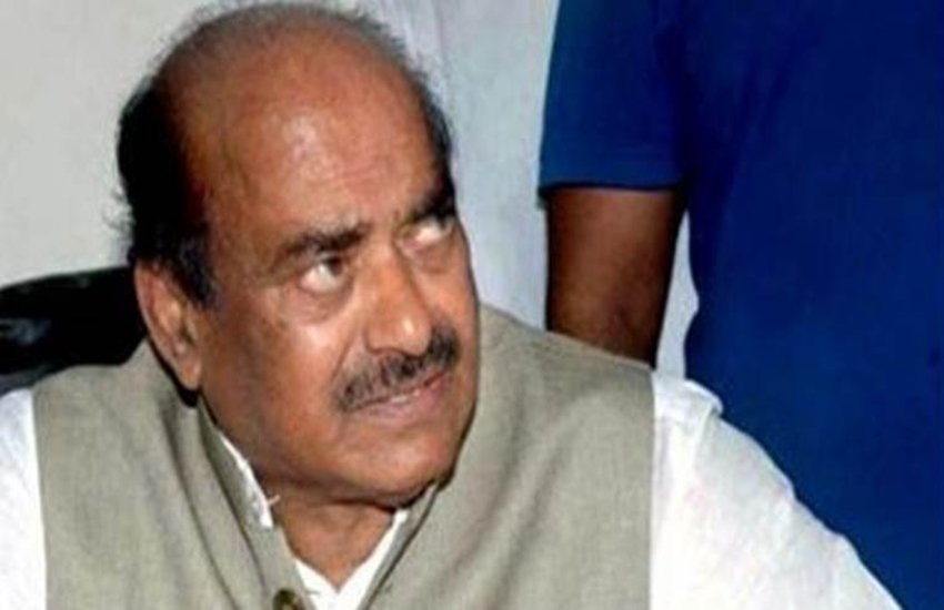 आंध्र प्रदेश की सत्ताधारी तेलगुदेशम पार्टी यानी टीडीपी के सांसद जेसी दिवाकर रेड्डी आंध्र प्रदेश की सत्ताधारी तेलगुदेशम पार्टी यानी टीडीपी के सांसद जेसी दिवाकर रेड्डी