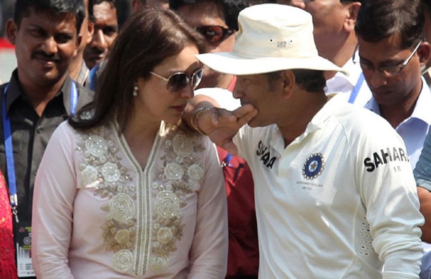 Amir khan boxer wife, Faryal Makhdoom, sachin tendulkar wife, Anjali Tendulkar, akshay kumar wife, Twinkle Khanna, r madhavan wife, Sarita Birje, emraan hashmi wife, Parveen Shahani, irrfan khan wife, Sutapa Sikdar, ayushman khurana wife, Tahira Kashyap, shahrukh khan, gauri khan, irrfan khan, bollywood actor, R madhavan, bollywood celebs wife, bollywood stars wife, celebs wife, bollywood actors wife photos, actors wife hot photos, bollywood news, bollywood, hindi entertainment news