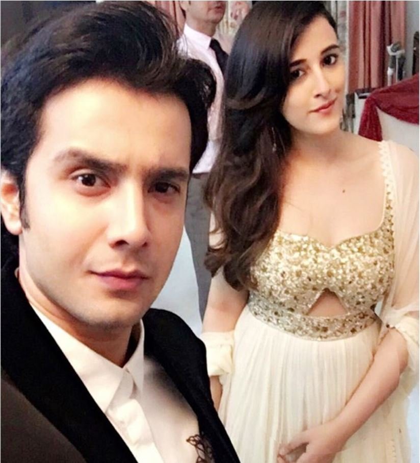 इसके अलावा जान खान स्पिट्सविला 8 में भी नजर आ चुके हैं।