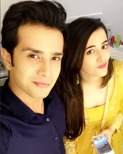 नुपुर और जान एक दूसरे की पिक्चर इंस्ट्रग्राम पर शेयर करते रहते हैं।