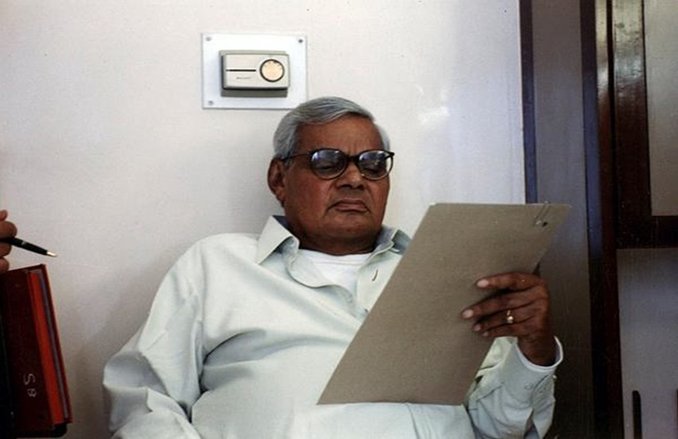 तब प्रधानमंत्री के पोते को ट्रेन से फेंक दिया था, जुनैद तो आखिर आम आदमी का बेटा था- लचर सुरक्षा की वजह से मौत का सबब बन जाती है ट्रेन यात्रा