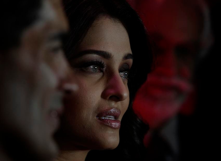 Kangana Ranaut, Kangana Ranaut injured, bollywood stars Injured in Shooting, Filming Accidents In Bollywood, shooting accident, salman khan, shahrukh khan, amitabh bachchan, aishwarya rai, abhishek bachchan, akshay kumar, john ibrahim, Hrithik Roshan, hritik roshan, Manikarnika Queen of Jhansi, Kangana Ranaut Manikarnika Queen of Jhansi, Kangana Ranaut injured on sets, Kangana ranaut injured on sets in Hyderabad, Kangana ranaut hospitalised, jansatta