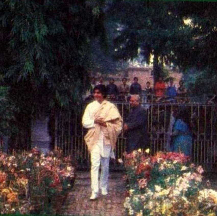 Amitabh bachchan, big b, Amitabh bachchan instagram photos, Amitabh bachchan memories, Amitabh bachchan old photos, jaya bachchan old photos, Amitabh bachchan in sholey, Amitabh bachchan latest photos, Amitabh bachchan movies, Amitabh bachchan hit songs, Amitabh bachchan house photos, entertainment news, jansatta