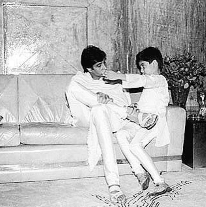 Amitabh bachchan, big b, Amitabh bachchan instagram photos, Amitabh bachchan memories, Amitabh bachchan old photos, jaya bachchan old photos, Amitabh bachchan in sholey, Amitabh bachchan latest photos, Amitabh bachchan movies, Amitabh bachchan hit songs, Amitabh bachchan house photos, entertainment news, jansatta