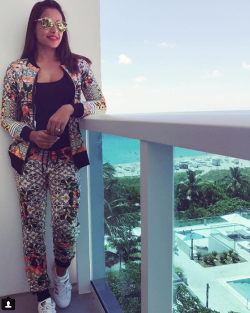 bipasha basu, Karan Singh Grover, Bipasha KAran, Karan Bipasha photos, Bipasha Basu Karan Singh Grover vacation photos, Bipasha basu Karan singh grover pictures, Bipasha Basu Karan grover photos, Bipasha basu photos, Karan Singh Grover photos, Bipasha Basu and Karan Singh in miami, bipasha at south beach miami, Bipasha Basu hot photos, Bipasha Basu bold look, jansatta