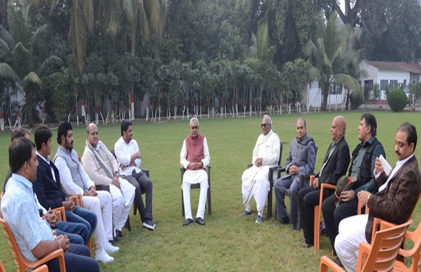 हार्दिक पटेल के साथ नीतीश की मीटिंग। (PTI)