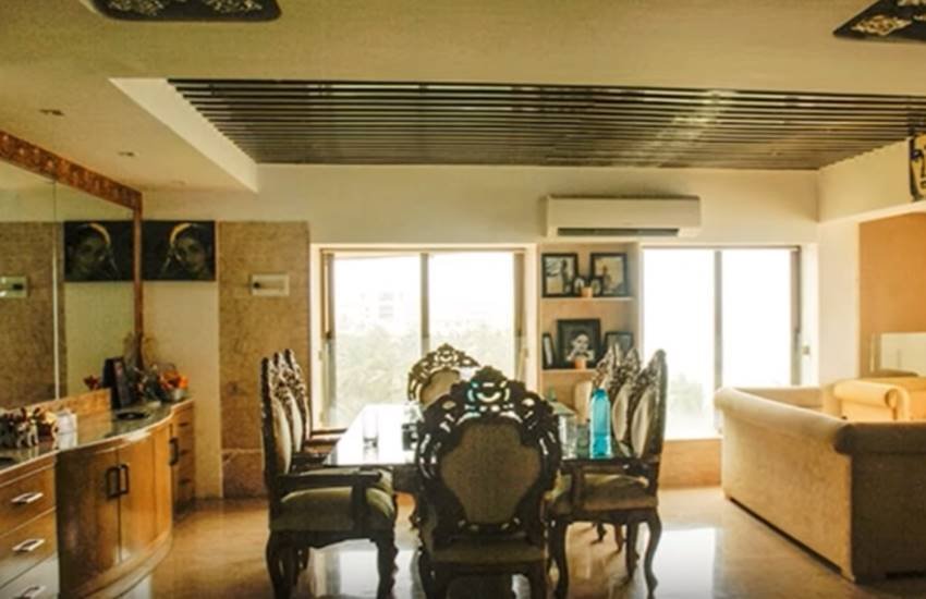 हाल ही में दोनों एक्टर्स की शादी की पहली सालगिरह गई है। इसके चलते दिव्यंका और विवेक क्वॉलिटी टाइम बिताने के लिए इटली पहुंचे हैं। वहीं से दिव्यंका और विवेक अपने खूबसूरत पलों की तस्वीरें शेयर कर रहे हैं।