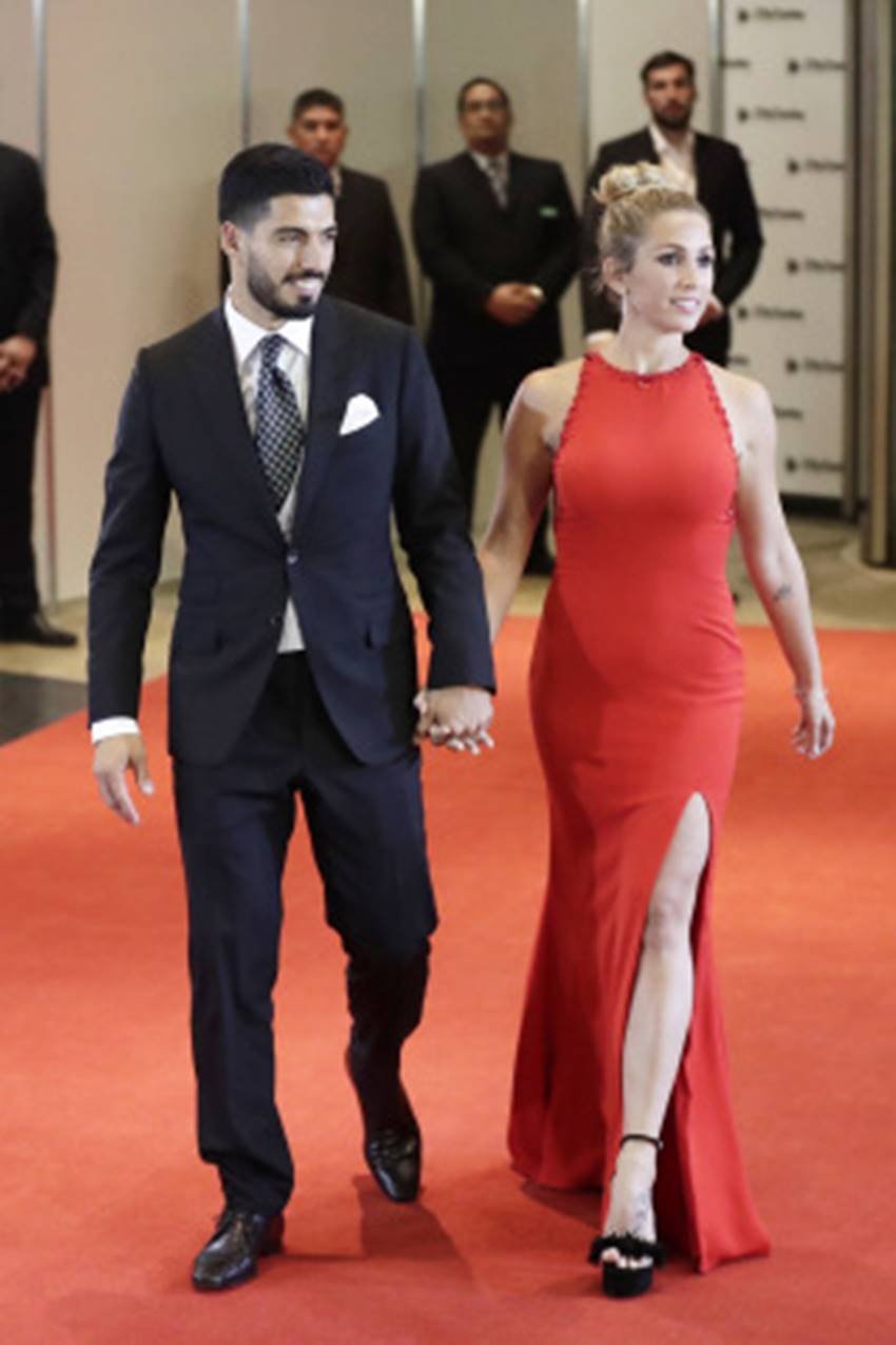 Lionel Messi, Lionel Messi wedding, Lionel Messi marriage, Lionel Messi Antonella Roccuzzo, Antonella Roccuzzo and Messi marriage, Messi Antonella, Messi marries Antonella, Antonella Roccuzzo, Football, Soccer, Neymar, Luis Suarez, Gerard Pique, Carles Puyol, Sports News, Messi marriage photos