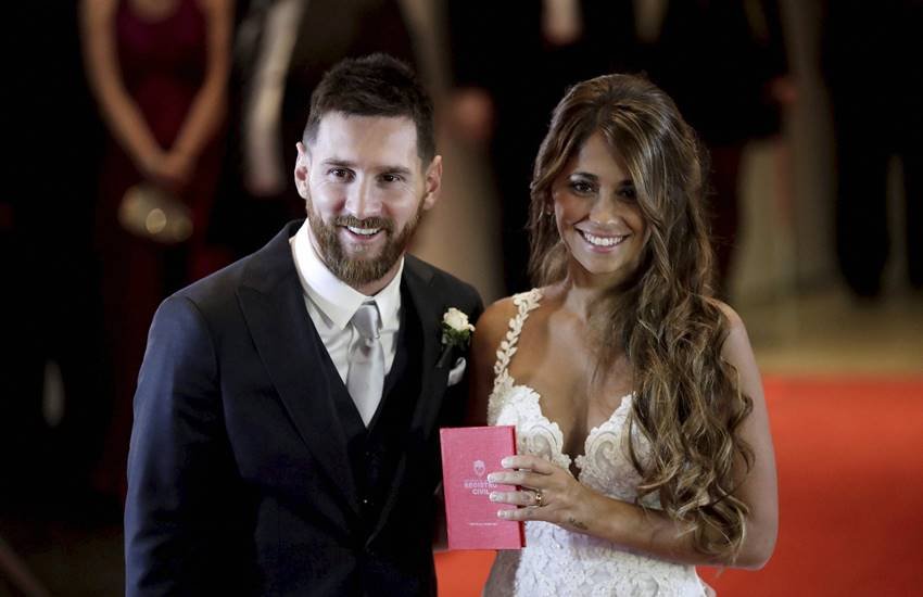 Lionel Messi, Lionel Messi wedding, Lionel Messi marriage, Lionel Messi Antonella Roccuzzo, Antonella Roccuzzo and Messi marriage, Messi Antonella, Messi marries Antonella, Antonella Roccuzzo, Football, Soccer, Neymar, Luis Suarez, Gerard Pique, Carles Puyol, Sports News, Messi marriage photos