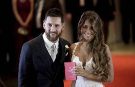 Lionel Messi, Lionel Messi wedding, Lionel Messi marriage, Lionel Messi Antonella Roccuzzo, Antonella Roccuzzo and Messi marriage, Messi Antonella, Messi marries Antonella, Antonella Roccuzzo, Football, Soccer, Neymar, Luis Suarez, Gerard Pique, Carles Puyol, Sports News, Messi marriage photos
