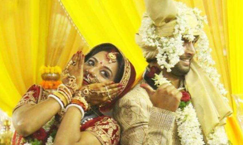 Monalisa, Monalisa Honeymoon, Monalisa Marriage, Monalisa Unknown Facts, Monalisa and Vikrant Singh, Monalisa Husband, Monalisa in Malaysia, Monalisa Boyfriend, Monalisa Movies, Monalisa Hot Photos