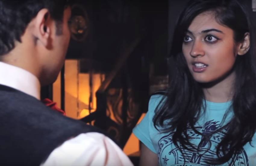 पत्नी जब करती है शक तो पति हो जाते हैं बेबस, देखिए कैसे छुड़ाते हैं जान