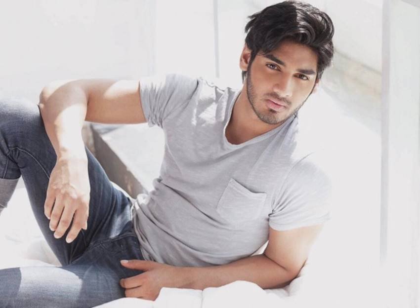 Star Kids Ready to Debut, Jhanvi Kapoor Debut, Ishan Khattar Debut, Sara Ali Khan Debut, Sunil Shetty Son Debut, Sunny Deol Son Debut, Karan Deol Debut, Disha Patani Movies, Star Kids Movies, Bollywood news in Hindi