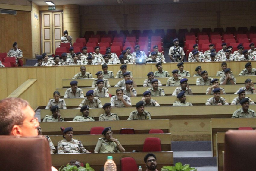 नए साल के जश्न पर उत्तर पुलिस का अंदाज बदला-बदला सा है।