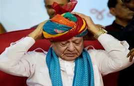 Congress, Gujrat congress MLA, Gujrat congress, Ahmed Patel, Seven congress MLA resigned, Shankar Singh Baghela, Rajya Sabha polls, Horse trading, Gujrat news, Hindi news, Jansatta news