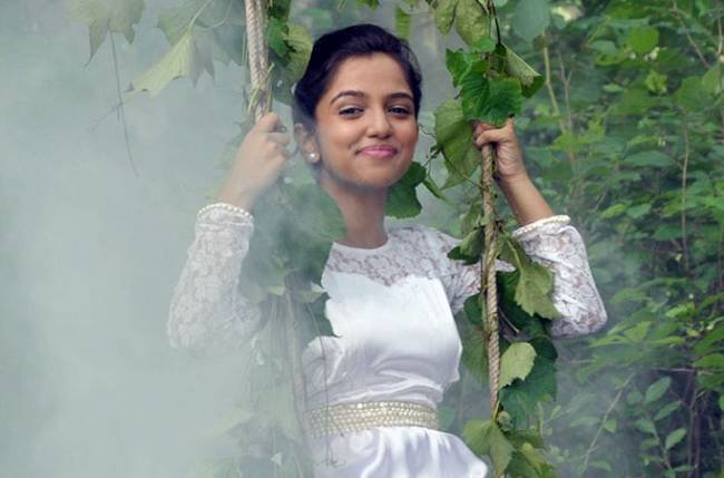 "Bollywood, Ahsaas channa, Then and now, The period song, Girliyapa, Child actor"