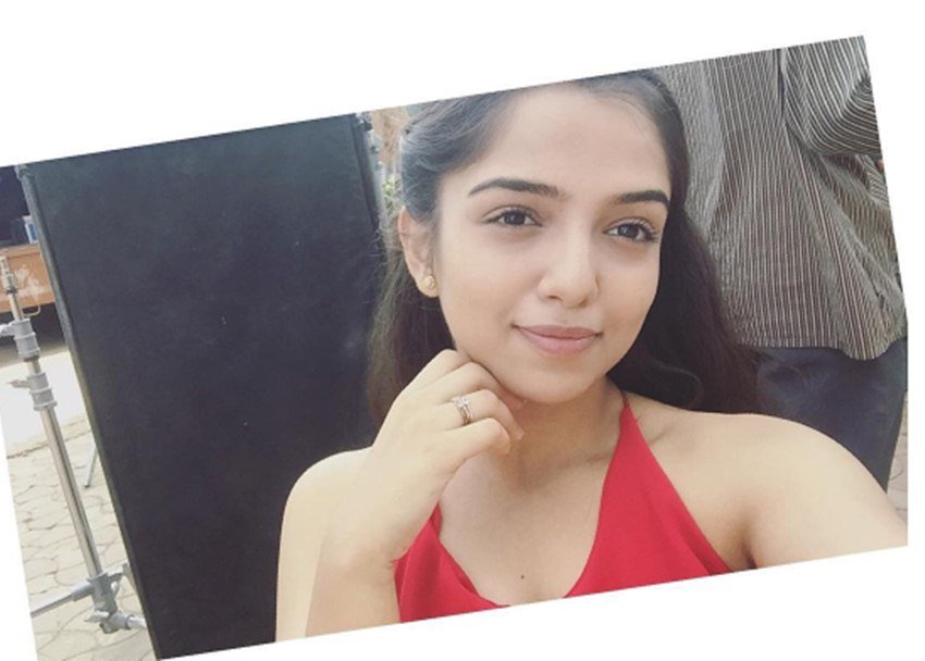 "Bollywood, Ahsaas channa, Then and now, The period song, Girliyapa, Child actor"