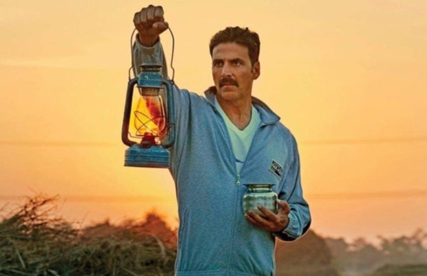Toilet: Ek Prem Katha, Toilet: Ek Prem Katha Starring Akshay Kumar and Bhumi Pednekar, Toilet: Ek Prem Katha makers accused of stealing scenes from documentary, Akshay Kumar, Bhumi Pednekar, documentary film, bollywood news in hindi, bollywood updates, bollywood news, entertainment news, akshay kumarnews in hindi, bollywood updates
