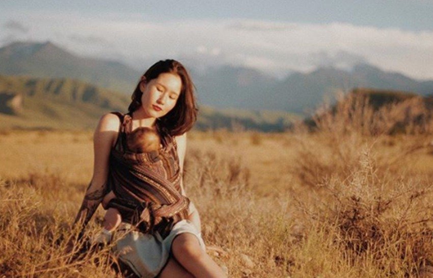 Aliya Shagieva,Aliya Shagieva Breastfeeding,Aliya Shagieva Instagram,Aliya Shagieva Son,breastfeeding,Kyrgyzstan,Kyrgyzstan President,Kyrgyzstan President Daughter